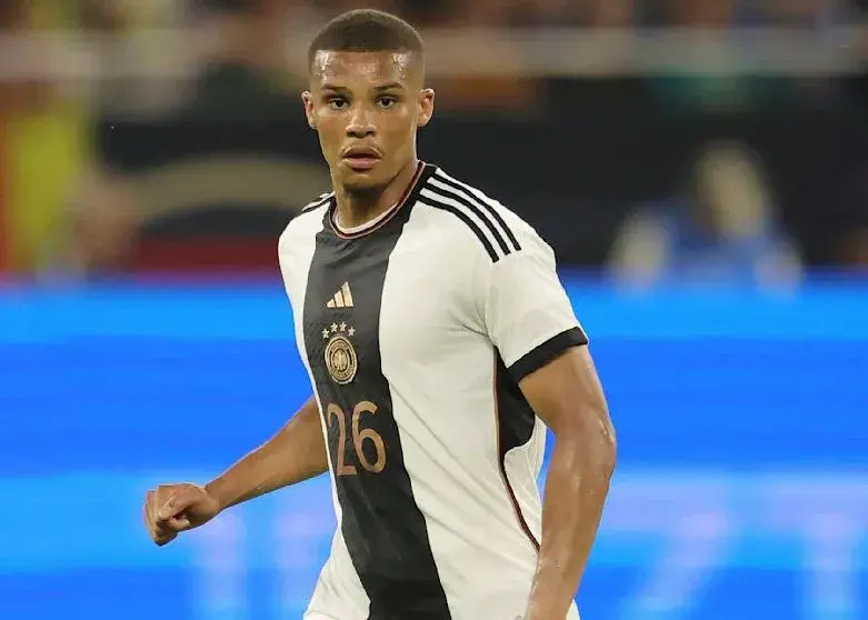 مالک تیاو، مدافع آلمانی